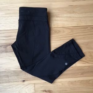 Lululemon Black capris, size 6